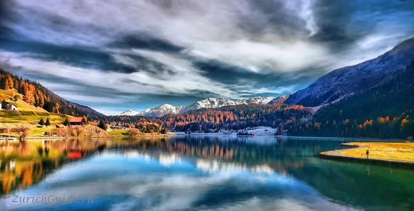 The lake at Davos in autumn colour