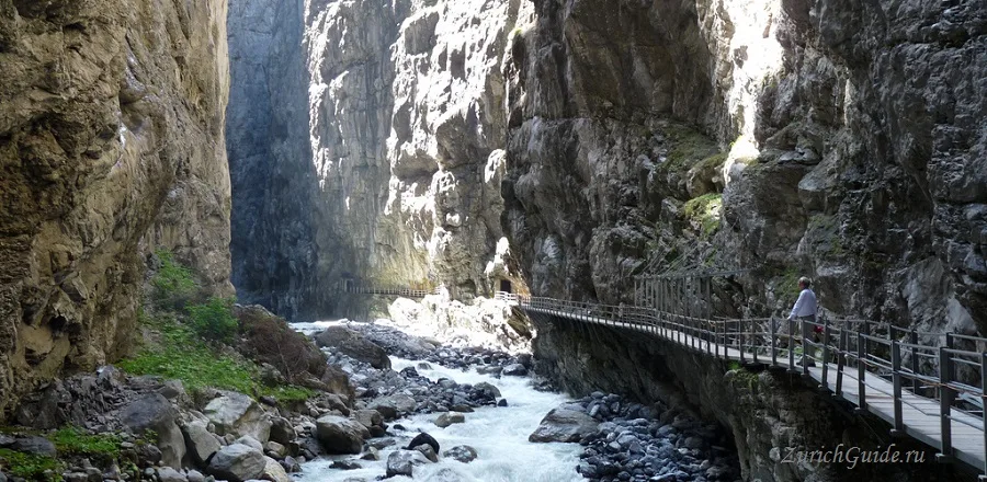 A walkway through the glacier gorge at Grindelwald