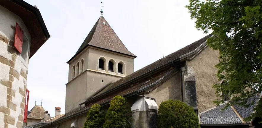 A stone tower in the old town of Nyon